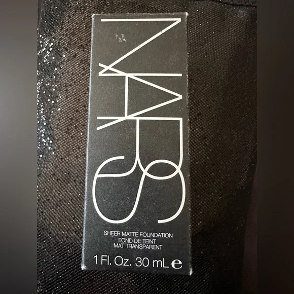 Nars sheer matte foundation light 2( mont blanc)